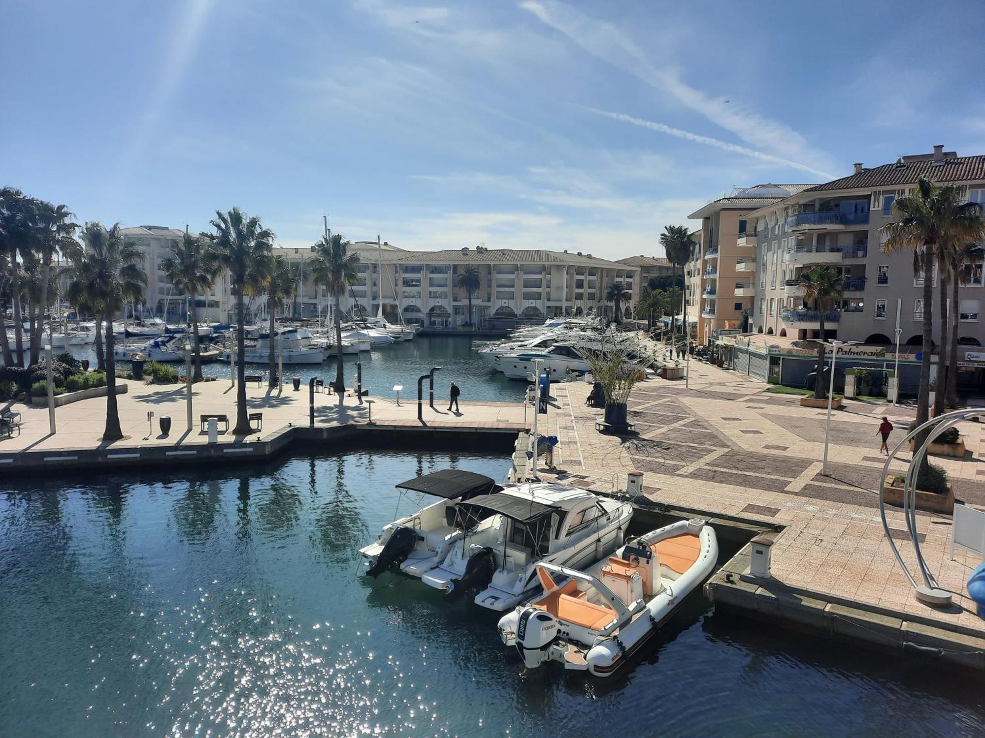 Coeur Marina Climatise Terrasse Parking Apartment Frejus Bagian luar foto