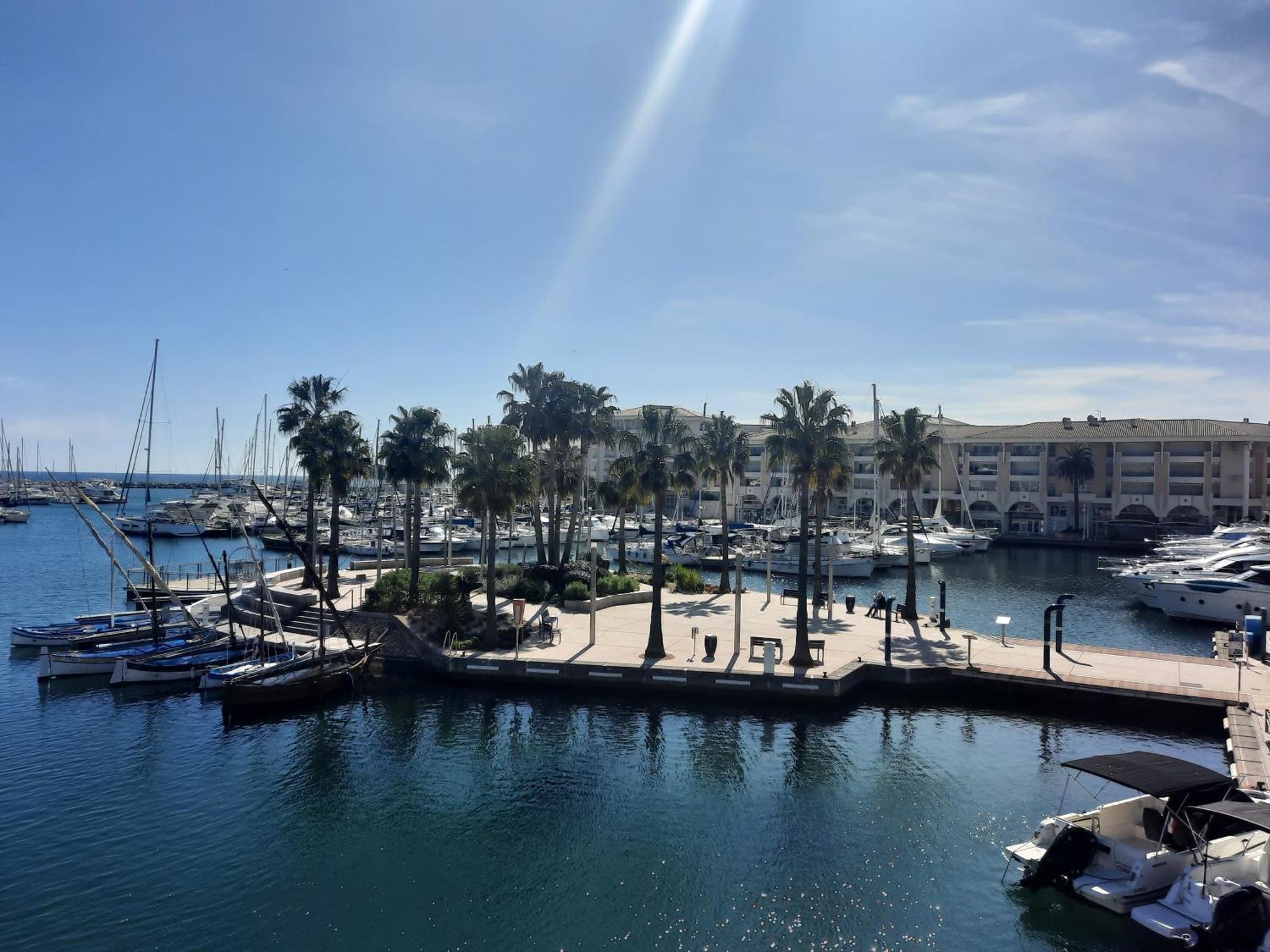 Coeur Marina Climatise Terrasse Parking Apartment Frejus Bagian luar foto